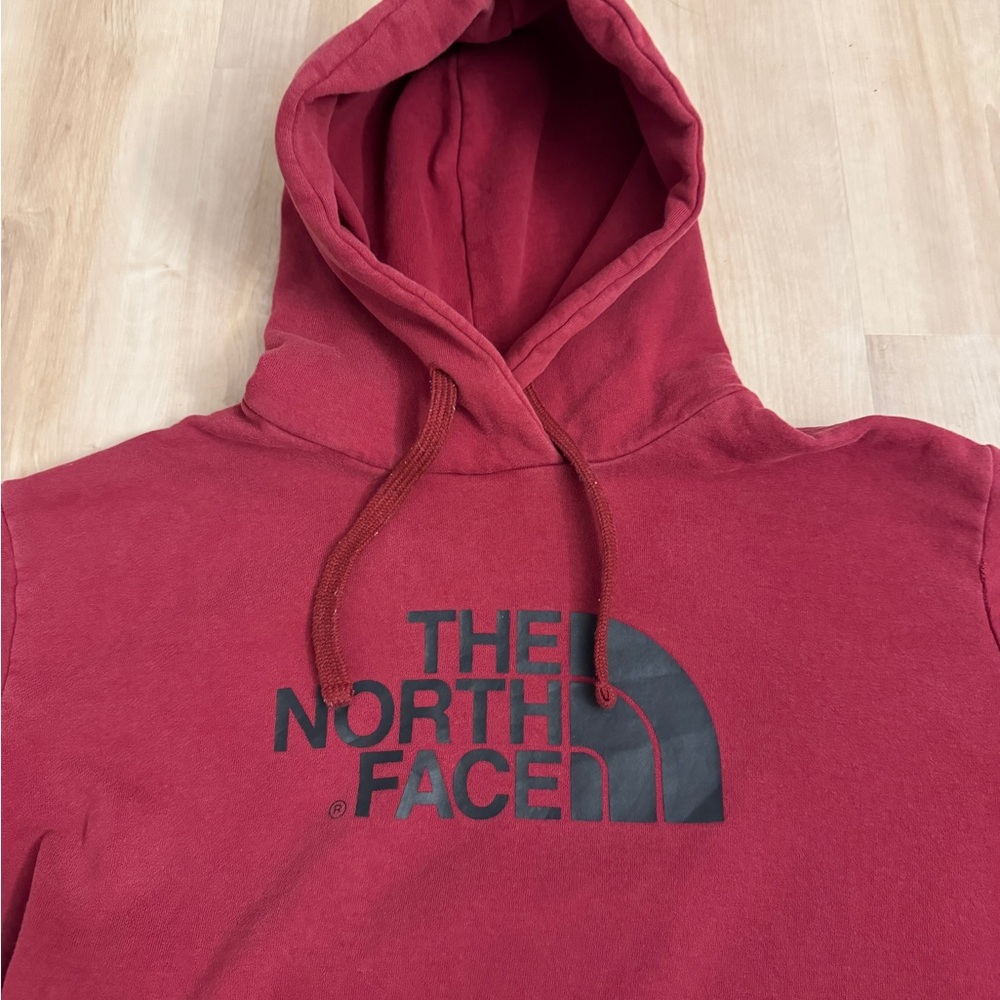 The North Face – Fall Burgundy Hoodie – Men’s Large – Cotton Blend